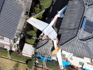 Tokyo'da planör düştü; 2 kişi hayatını kaybetti