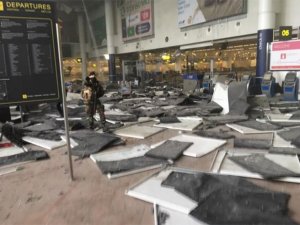 Brüksel Havalimanı'nda patlama