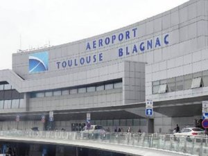 Fransa'nın Toulouse-Blagnac Havalimanı boşaltıldı