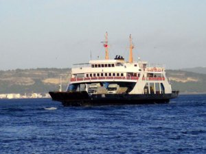 Gökçeada ve Bozcaada feribot seferleri iptal edildi