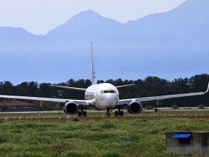 Rus havayolu şirketine Antalya'ya uçuş izni