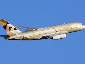 Etihad Airways, Katar uçuşlarını askıya aldı