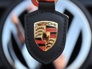 Volkswagen ve Porsche yaklaşık 800 bin aracını geri çağırıyor