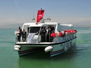 Van Gölü'nde deniz otobüsü seferleri 16 Nisan'da başlıyor