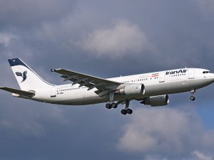 İran Air uçağından İstanbul'a acil iniş