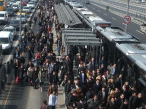 Metrobüs seferleri durdu