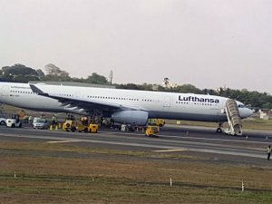 Lufthansa'nın A330'u Bombay'da pistten çıktı