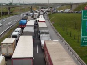 Ankara yönü ulaşıma kapatıldı! TEM’de yoğunluk