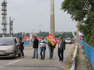 Fransa'da 16 nükleer santralde greve gidiliyor