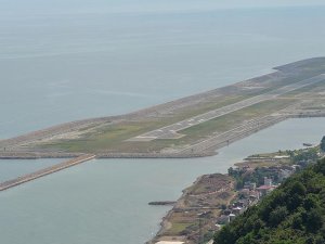 Denizdeki havalimanı ilçenin kaderini değiştirdi