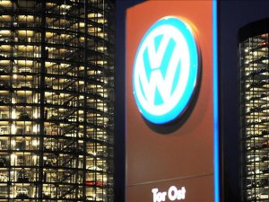 Volkswagen'e emisyon skandalında rekor fatura