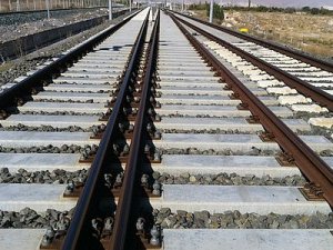 Çin, Rusya'da hızlı tren rayı döşüyor