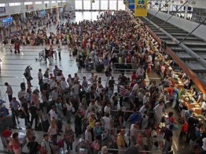 Antalya'da yolcu sayısı azaldı