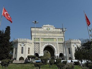 İstanbul Üniversitesi'nde 95 öğretim üyesi uzaklaştırıldı