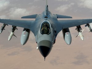 Darbecilerin F-16'larına 20'den fazla ikmal yapılmış
