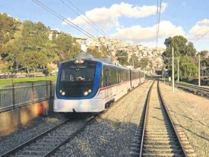 İzmir'de İzban treni raydan çıktı