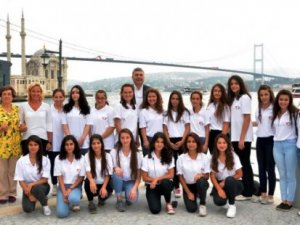Mercedes-Benz Türk'ten 3950 kız öğrenciye büyük destek