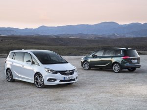 Yeni Opel Zafira üretim bandından indi