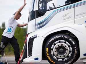 Goodyear'in lastiği Volvo'ya hız rekoru getirdi