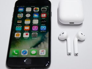 Apple iPhone 7'yi tanıttı