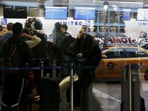 New York La Guardia Havalimanı boşaltıldı