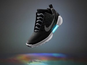 Kendini bağlayan Nike ayakkabılar yakında satışa çıkacak