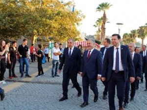 Ulaştırma Bakanı Ahmet Arslan İzmir Valiliği'ni ziyaret etti