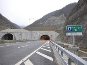 Dağı delip "Türkiye'nin en uzun otoyol tüneli"ni inşa ettiler