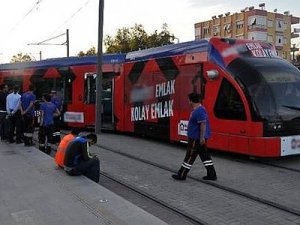 Antalya'da tramvay raydan çıktı 1 yaralı