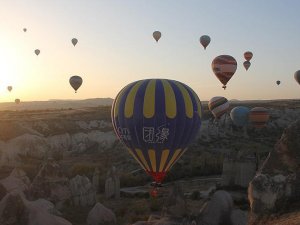 Balonlar Cumhuriyet Bayramı için havalandı