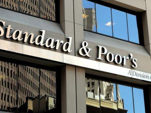 S&P Türkiye'nin kredi görünümünü yükseltti