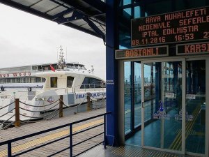 İzmir'de vapur ve feribot seferleri iptal edildi