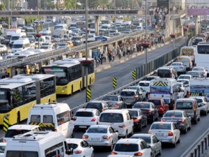 Ekimde 100 bin araç daha trafiğe girdi