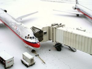 ABD'de kar yağışı bin 400 uçuşu iptal ettirdi