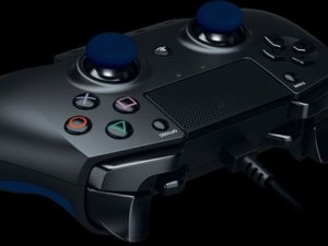 Razer'dan PS4 için Raiju kontrolcü!