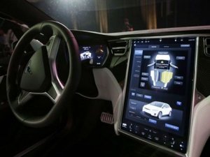 Tesla'nın yeni sürüm Autopilot'u çok yakında geliyor!