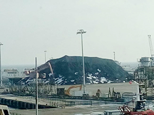 Tekirdağ Limanı'nda denizi ve çevreyi kirleten kömürler sonunda kaldırılıyor