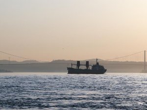 İstanbul Boğazı çift yönlü gemi geçişlerine kapatıldı