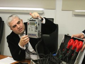 Elektriğe 'çekirge' ve robotla müdahale