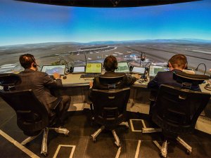 Millî Hava Trafik Kontrolörü Eğitim Simülatörü kullanılmaya başlandı