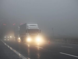 Bolu Dağı'nda kar yağışı ulaşımı olumsuz etkiliyor