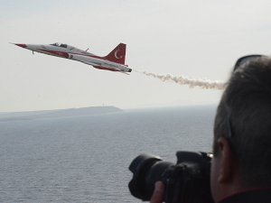 Şehitler Abidesi'nde akrobasi gösterisi