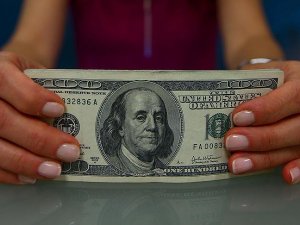 Dolar/TL güne yatay başladı