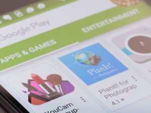 Google Play, App Store'u solladı