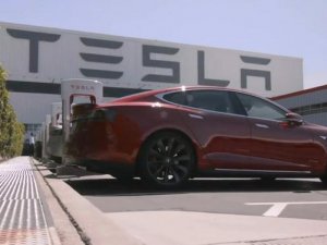 Tesla, 25 bin araç teslimiyle rekor kırdı