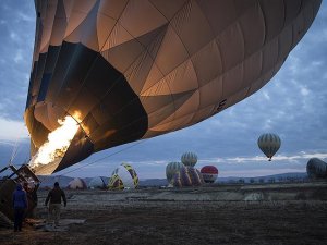 Kapadokya'da sıcak hava balon turları yeniden başladı