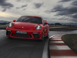 Porsche 60 bin otomobil satarak tarihinin en iyi ilk çeyreğine imza attı