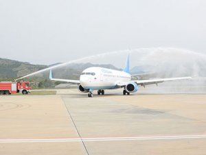 Gazipaşa-Alanya Rusya’dan gelen ilk uçuşu karşıladı