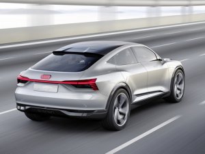Audi geleceğin spor otomobili e-tron Sportback’i tanıttı