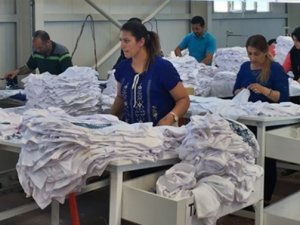 Bedelsiz fabrika binası verdi, 220 kişi iş sahibi oldu